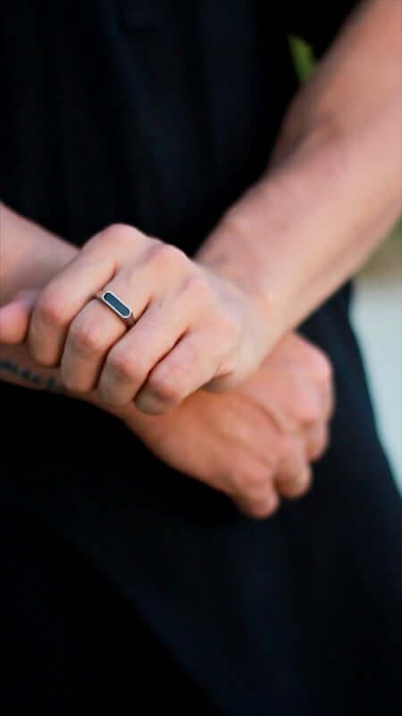 Signet Bar Ring - Hunarr